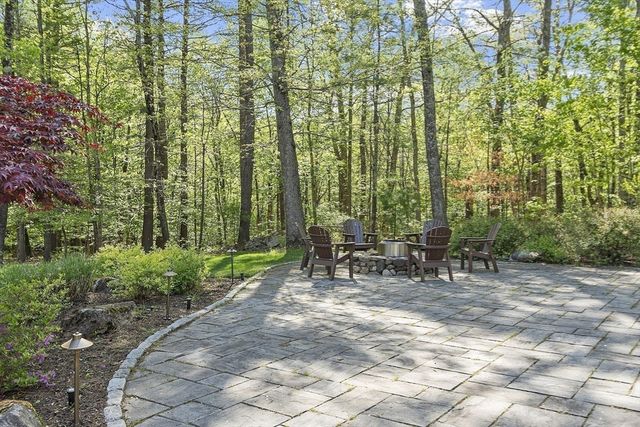 18 Woodchester Dr, Acton, MA 01720