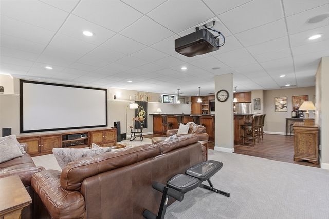 18 Woodchester Dr, Acton, MA 01720