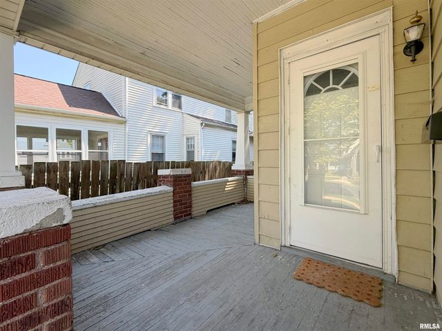 1704 W CALLENDER Avenue, Peoria, IL 61606