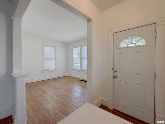 1704 W CALLENDER Avenue, Peoria, IL 61606