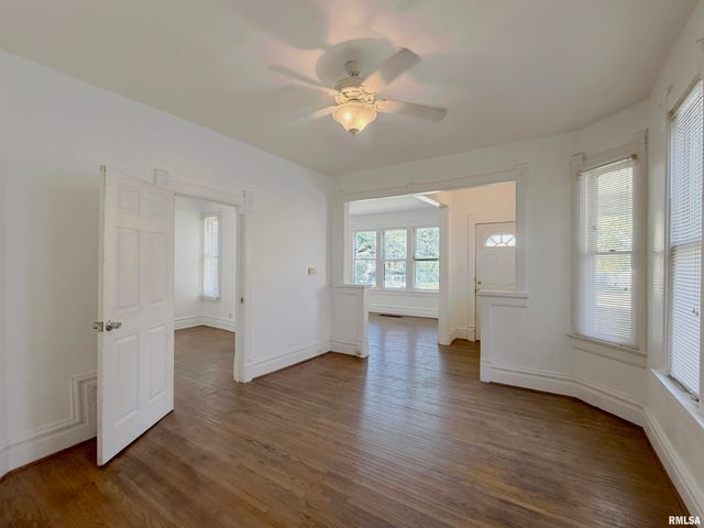 1704 W CALLENDER Avenue, Peoria, IL 61606