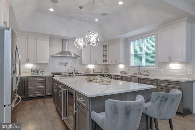 10704 WARWICK AVE, Fairfax, VA 22030