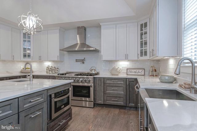 10704 WARWICK AVE, Fairfax, VA 22030