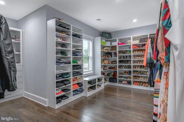 10704 WARWICK AVE, Fairfax, VA 22030