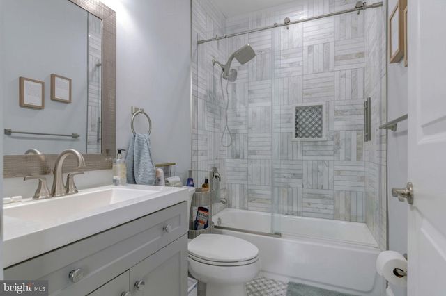10704 WARWICK AVE, Fairfax, VA 22030