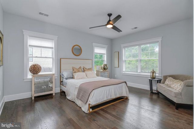 10704 WARWICK AVE, Fairfax, VA 22030
