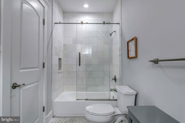 10704 WARWICK AVE, Fairfax, VA 22030
