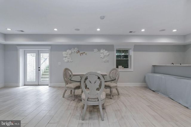 10704 WARWICK AVE, Fairfax, VA 22030