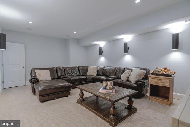 10704 WARWICK AVE, Fairfax, VA 22030