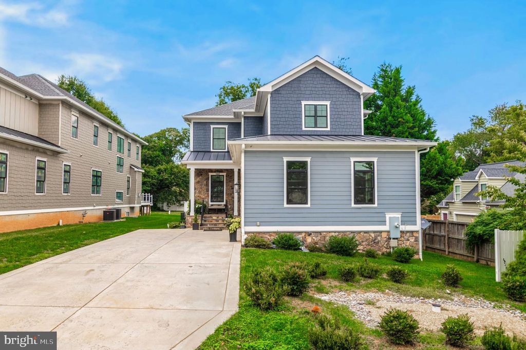 10704 WARWICK AVE, Fairfax, VA 22030