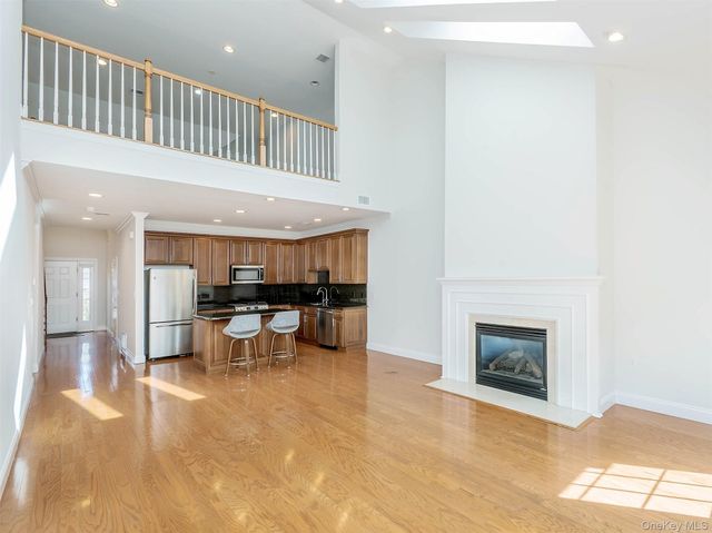 194 Pond View Drive 387, Port Washington, NY 11050