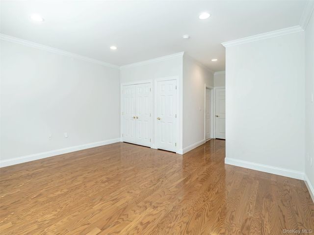 194 Pond View Drive 387, Port Washington, NY 11050