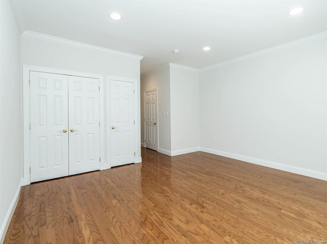 194 Pond View Drive 387, Port Washington, NY 11050