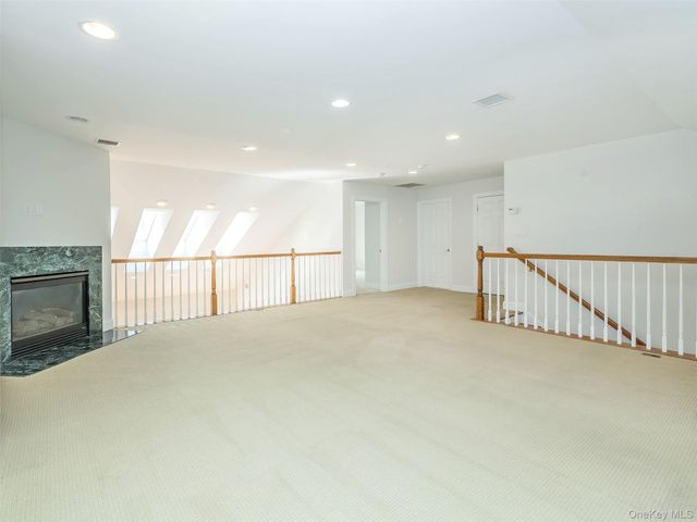 194 Pond View Drive 387, Port Washington, NY 11050