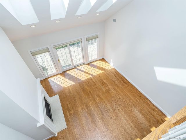 194 Pond View Drive 387, Port Washington, NY 11050