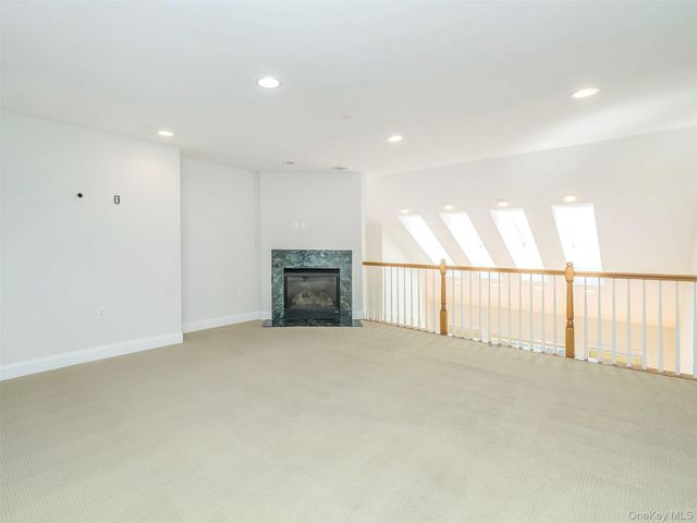194 Pond View Drive 387, Port Washington, NY 11050
