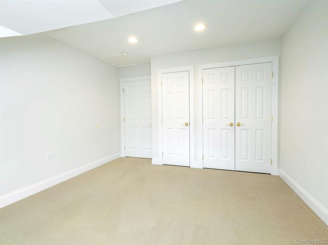 194 Pond View Drive 387, Port Washington, NY 11050