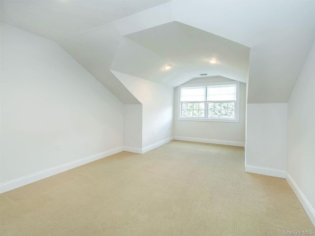 194 Pond View Drive 387, Port Washington, NY 11050