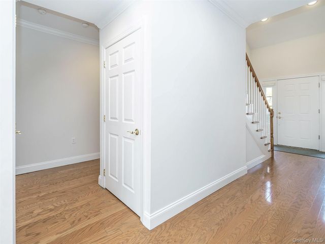 194 Pond View Drive 387, Port Washington, NY 11050