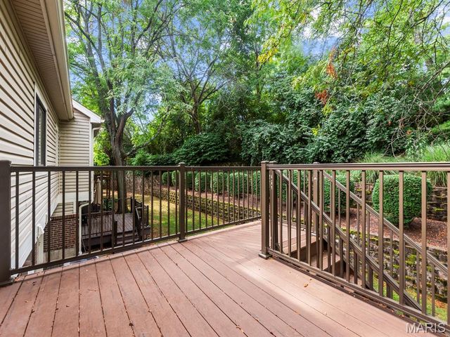 10939 Vauxhall Drive, Creve Coeur, MO 63146