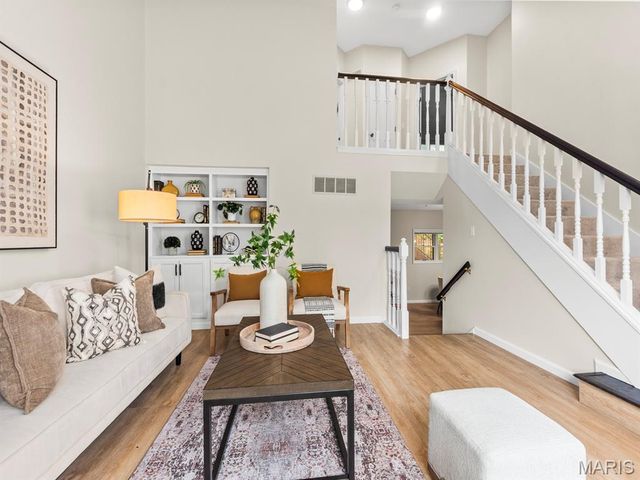 10939 Vauxhall Drive, Creve Coeur, MO 63146