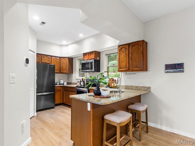 10939 Vauxhall Drive, Creve Coeur, MO 63146