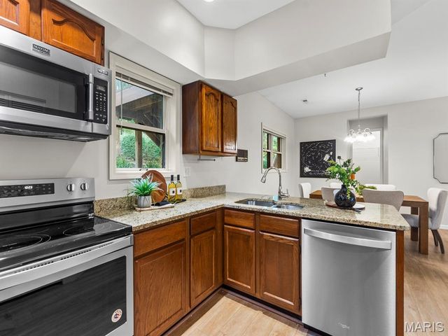 10939 Vauxhall Drive, Creve Coeur, MO 63146