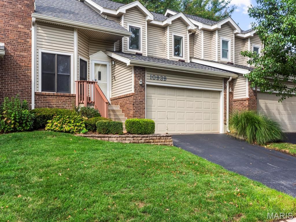 10939 Vauxhall Drive, Creve Coeur, MO 63146