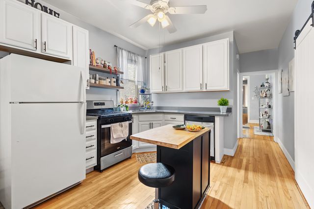 3345 N SPRINGFIELD Avenue N, Chicago, IL 60618