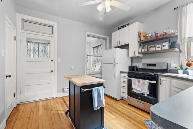 3345 N SPRINGFIELD Avenue N, Chicago, IL 60618