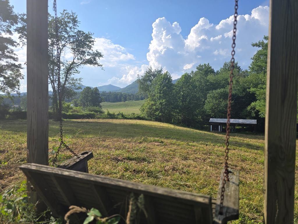 1091 Geisky Creek Road, Hayesville, NC 28904