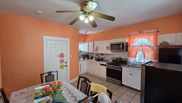 31 N Common St 2, Lynn, AE 09102