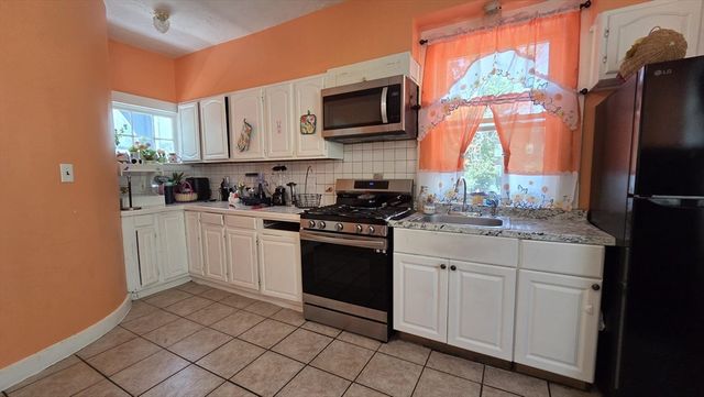 31 N Common St 2, Lynn, AE 09102