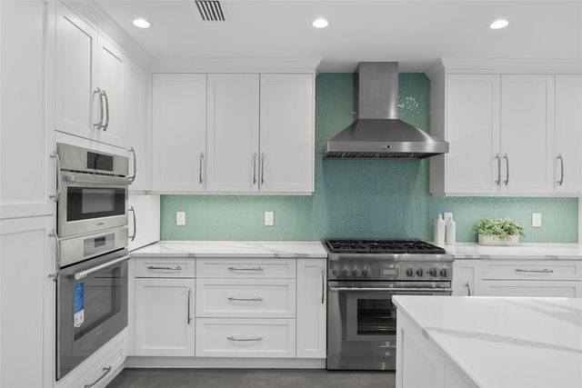 5173 HORSESHOE PLACE, St Petersburg, FL 33703