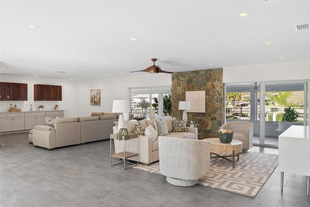 5173 HORSESHOE PLACE, St Petersburg, FL 33703