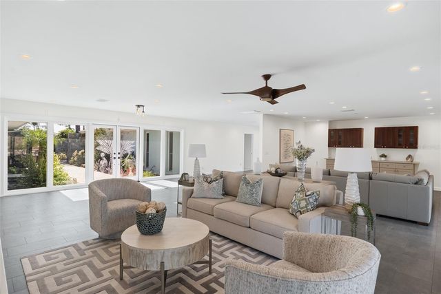 5173 HORSESHOE PLACE, St Petersburg, FL 33703