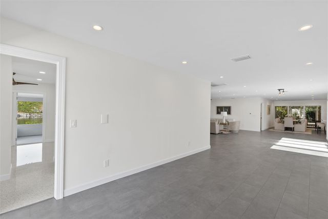 5173 HORSESHOE PLACE, St Petersburg, FL 33703