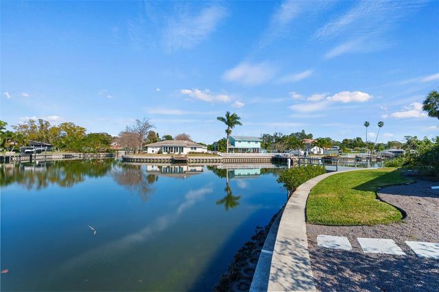 5173 HORSESHOE PLACE, St Petersburg, FL 33703