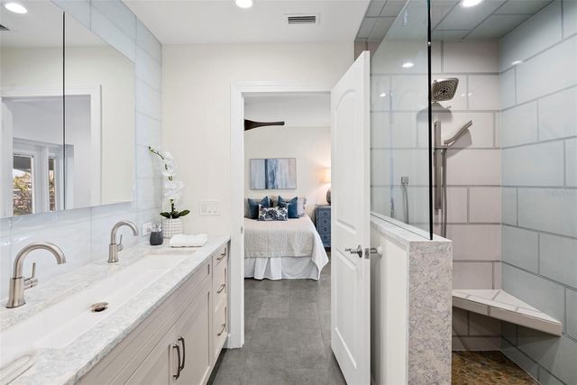 5173 HORSESHOE PLACE, St Petersburg, FL 33703