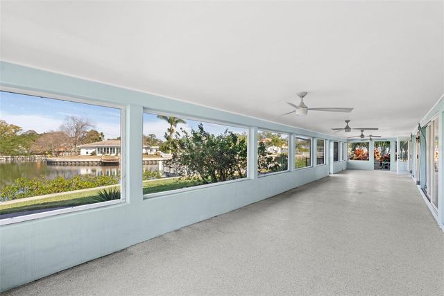 5173 HORSESHOE PLACE, St Petersburg, FL 33703