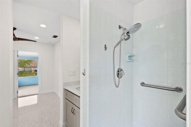 5173 HORSESHOE PLACE, St Petersburg, FL 33703