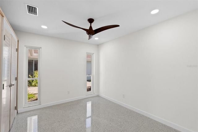 5173 HORSESHOE PLACE, St Petersburg, FL 33703