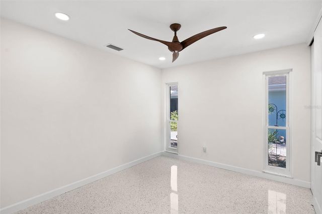 5173 HORSESHOE PLACE, St Petersburg, FL 33703