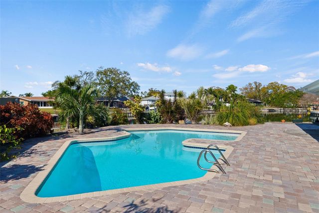 5173 HORSESHOE PLACE, St Petersburg, FL 33703