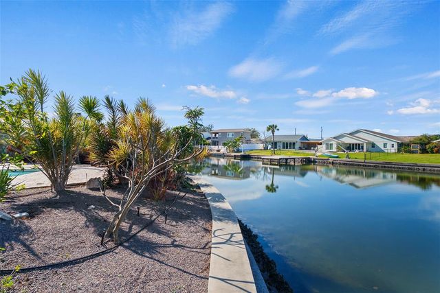 5173 HORSESHOE PLACE, St Petersburg, FL 33703