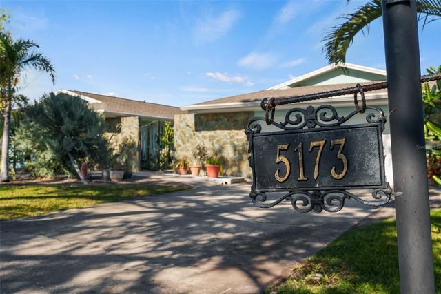 5173 HORSESHOE PLACE, St Petersburg, FL 33703