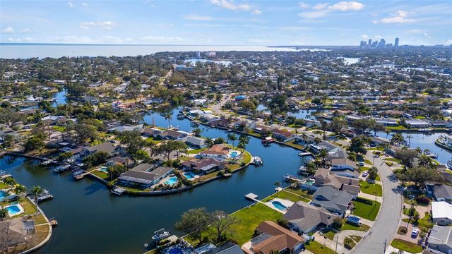 5173 HORSESHOE PLACE, St Petersburg, FL 33703