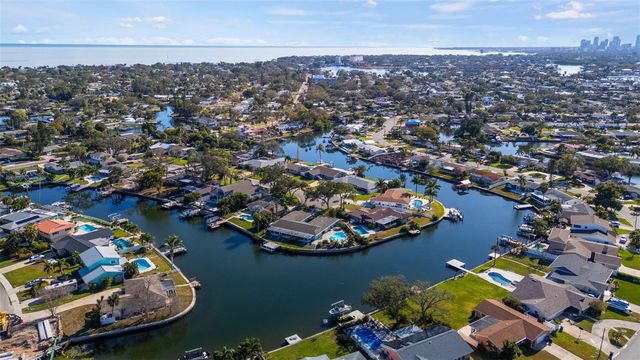 5173 HORSESHOE PLACE, St Petersburg, FL 33703