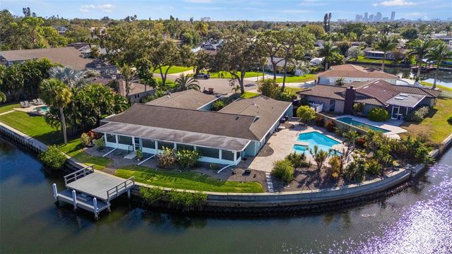 5173 HORSESHOE PLACE, St Petersburg, FL 33703