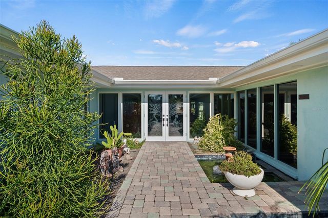 5173 HORSESHOE PLACE, St Petersburg, FL 33703